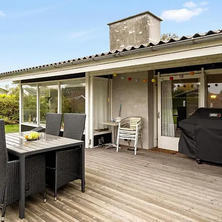 Beautiful In With Kitchen Holiday home *